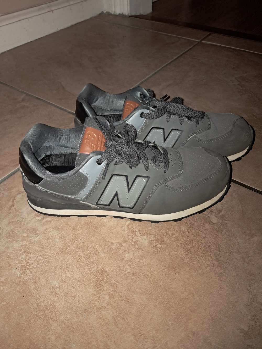 New Balance Boy’s Gray and Black Casual Sneakers with Leather Tongue Accent